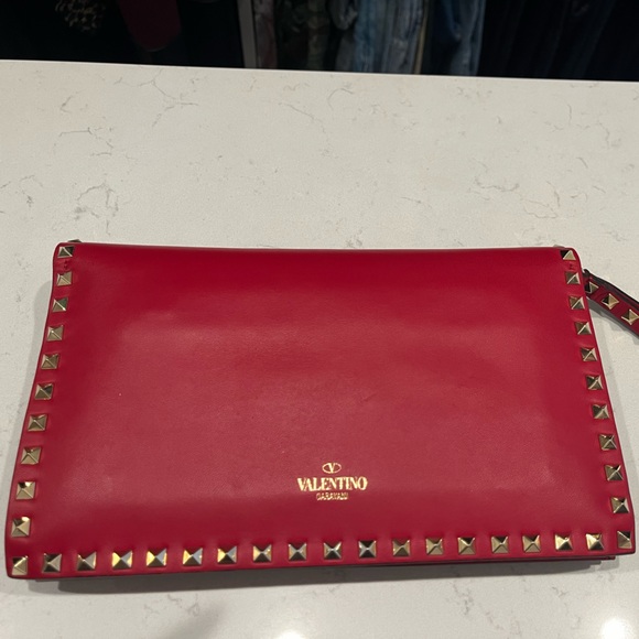 Valentino Garavani Rockstud Wristlet Clutch - Picture 2 of 4
